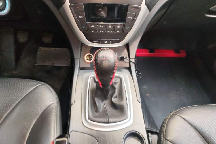 Used GAC Trumpchi GS5 2013 1.8T Manual Two-Wheel Drive Elite Edition Gear Lever