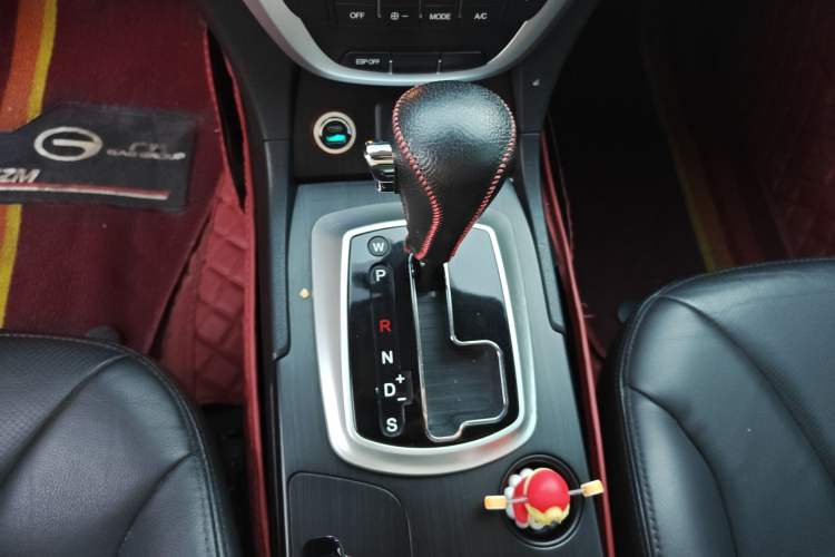 Used GAC Trumpchi GS5 2013 2.0L Automatic Two-Wheel Drive Light Interior Special Edition Gear Lever