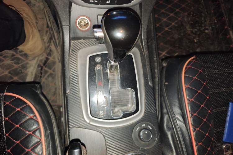 Used GAC Trumpchi GS5 2013 1.8T Automatic All-Wheel-Drive Luxury Edition Gear Lever