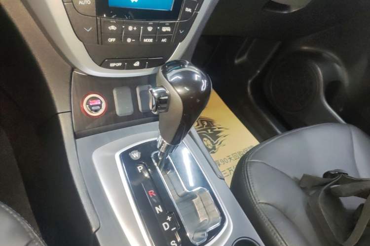 Used GAC Trumpchi GS5 2013 1.8T Automatic Two-Wheel Drive Luxury Edition Gear Lever