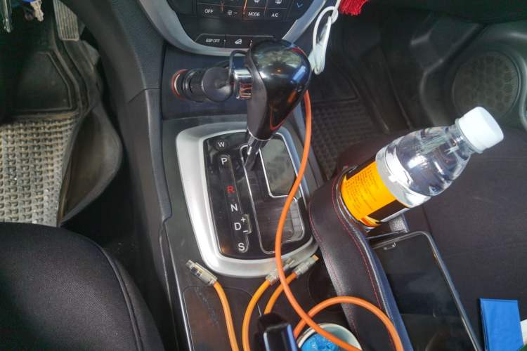 Used GAC Trumpchi GS5 2013 1.8T Automatic Two-Wheel Drive Elite Edition Gear Lever