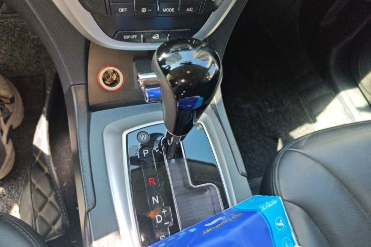 Used GAC Trumpchi GS5 2013 1.8T Automatic Two-Wheel Drive Luxury Edition Gear Lever