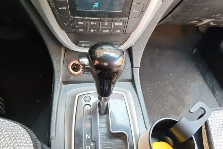 Used GAC Trumpchi GS5 2013 2.0L Automatic Two-Wheel Drive Light Interior Special Edition Gear Lever