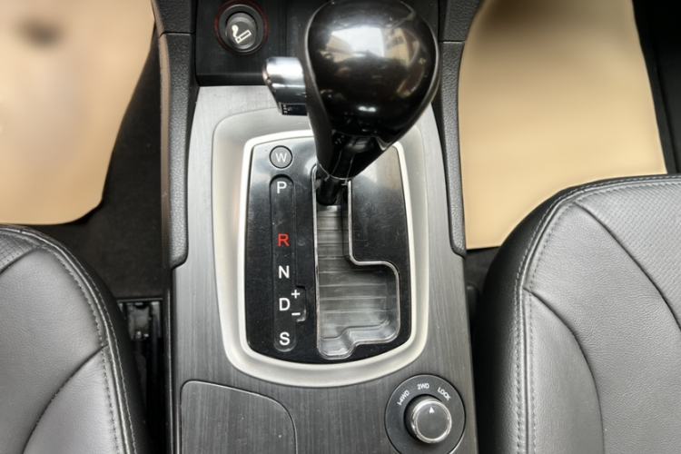 Used GAC Trumpchi GS5 2013 1.8T Automatic 4x4 5th Anniversary Edition Gear Lever
