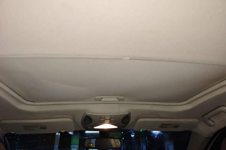 Used GAC Trumpchi GS5 2013 1.8T Automatic All-Wheel-Drive Luxury Edition Headliner