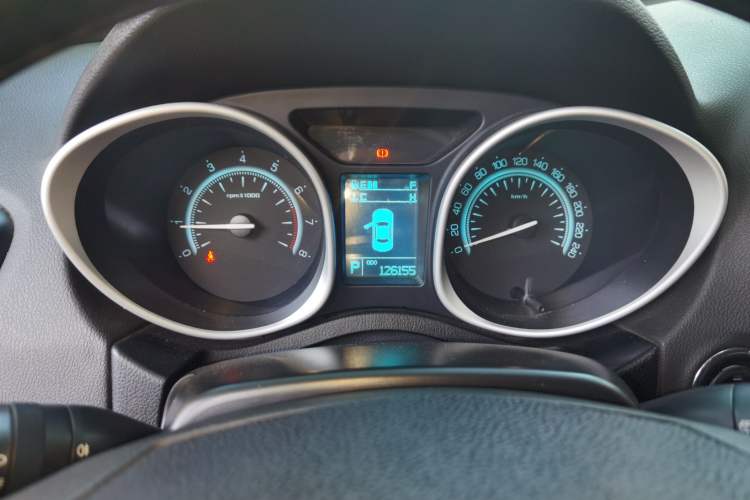 Used GAC Trumpchi GS5 2013 2.0L Automatic Two-Wheel Drive Light Interior Special Edition Instrument Cluster