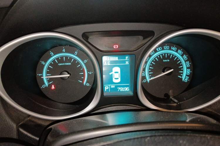 Used GAC Trumpchi GS5 2013 2.0L Automatic Two-Wheel Drive Light Interior Special Edition Instrument Cluster