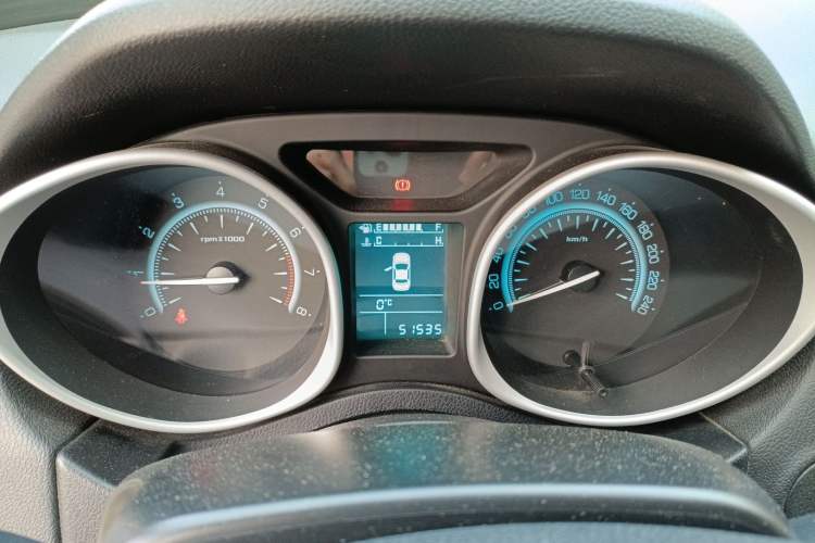 Used GAC Trumpchi GS5 2013 2.0L Manual Two-Wheel Drive Special Edition in Light Interior Instrument Cluster