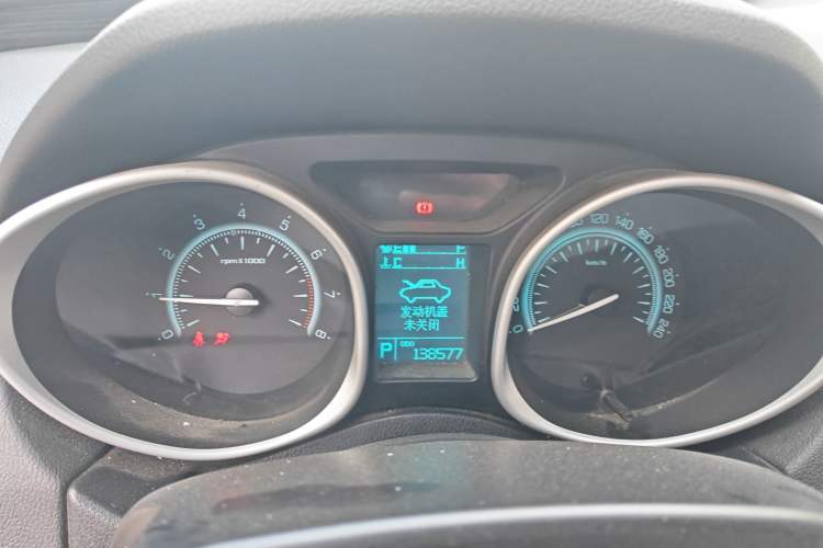 Used GAC Trumpchi GS5 2013 2.0L Automatic Two-Wheel Drive Light Interior Special Edition Instrument Cluster