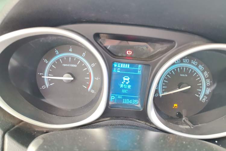 Used GAC Trumpchi GS5 2013 2.0L Automatic Two-Wheel Drive Light Interior Special Edition Instrument Cluster