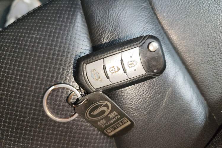 Used GAC Trumpchi GS5 2013 1.8T Manual Two-Wheel Drive Elite Edition Interior 1