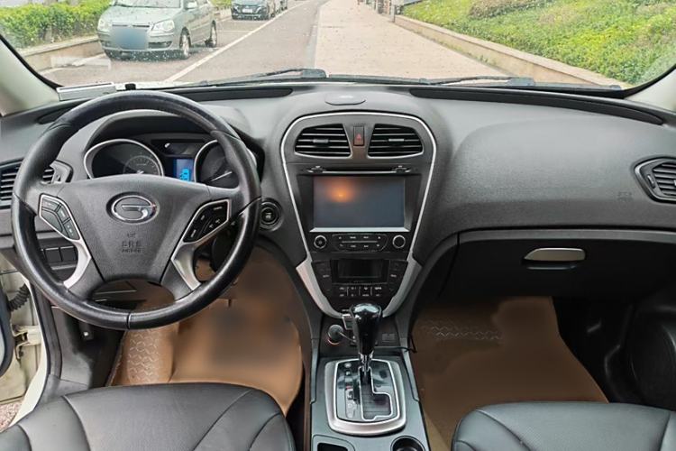 Used GAC Trumpchi GS5 2013 1.8T Automatic Two-Wheel Drive 5th Anniversary Edition Interior 1