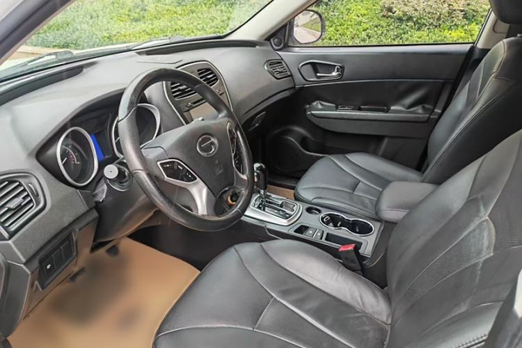 Used GAC Trumpchi GS5 2013 1.8T Automatic Two-Wheel Drive 5th Anniversary Edition Interior 2