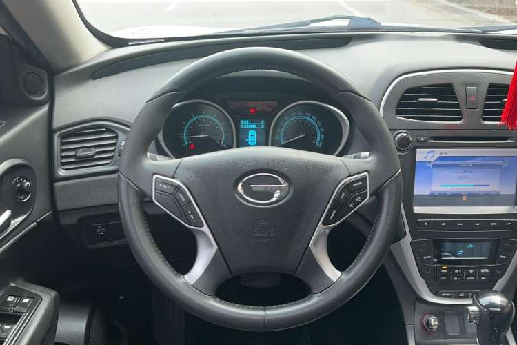 Used GAC Trumpchi GS5 2013 1.8T Automatic All-Wheel-Drive Luxury Edition Interior 3