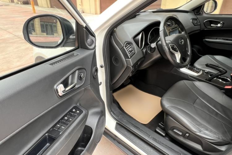 Used GAC Trumpchi GS5 2013 1.8T Automatic 4x4 5th Anniversary Edition Interior 5