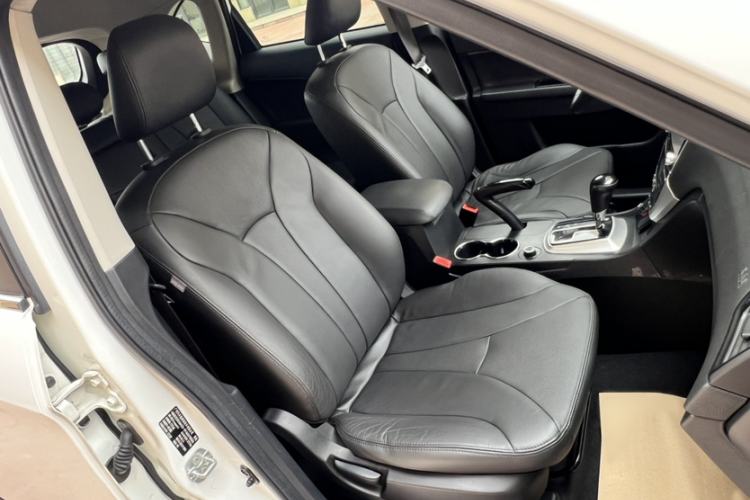 Used GAC Trumpchi GS5 2013 1.8T Automatic 4x4 5th Anniversary Edition Interior 6