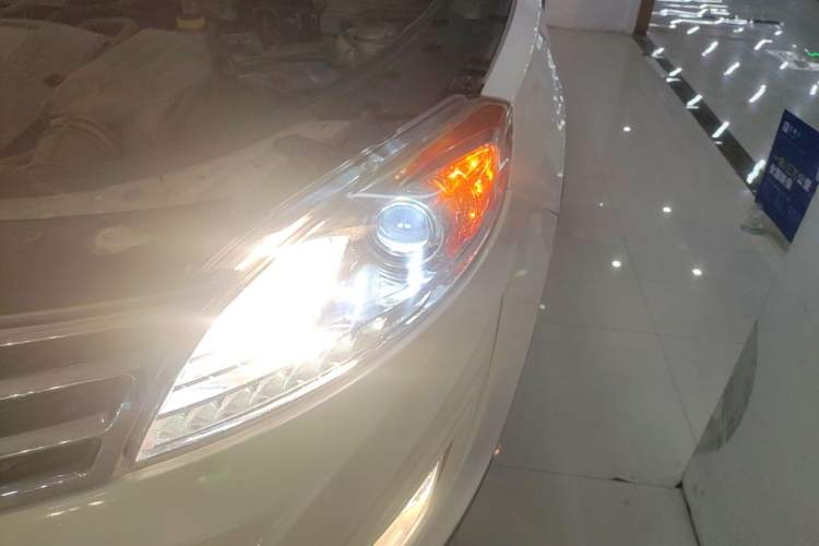 Used GAC Trumpchi GS5 2013 1.8T Automatic Two-Wheel Drive Luxury Edition Left Front Headlight