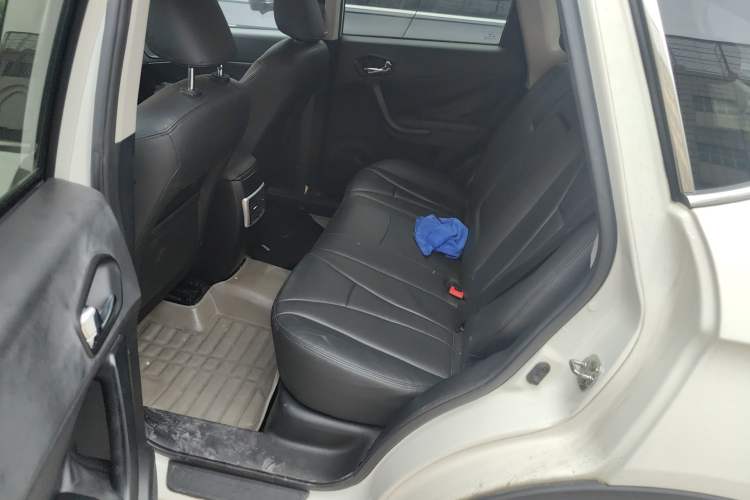 Used GAC Trumpchi GS5 2013 1.8T Automatic Two-Wheel Drive Luxury Edition Left Rear Seat