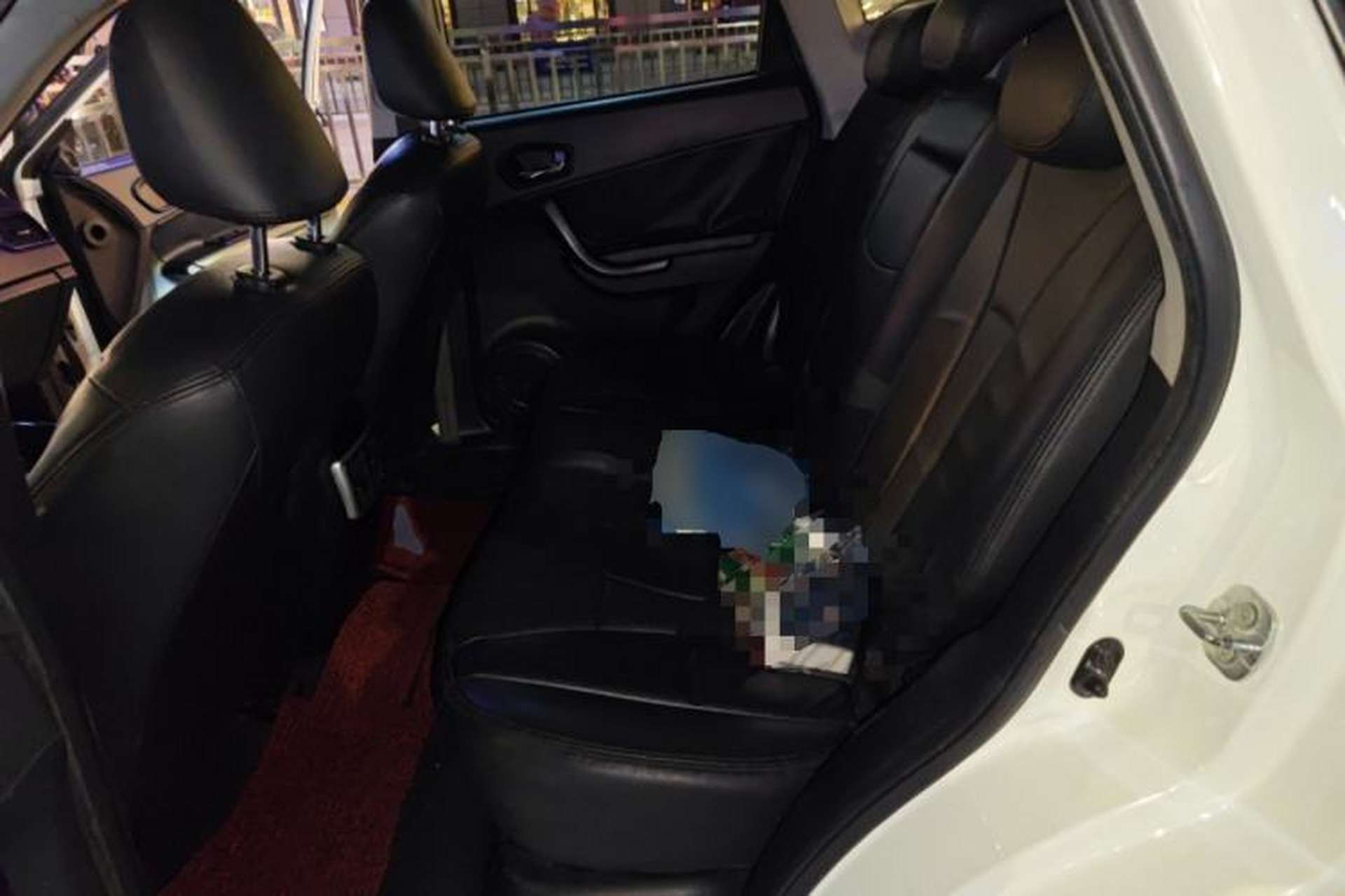Used GAC Trumpchi GS5 2013 1.8T Manual Two-Wheel Drive Elite Edition Left Rear Seat