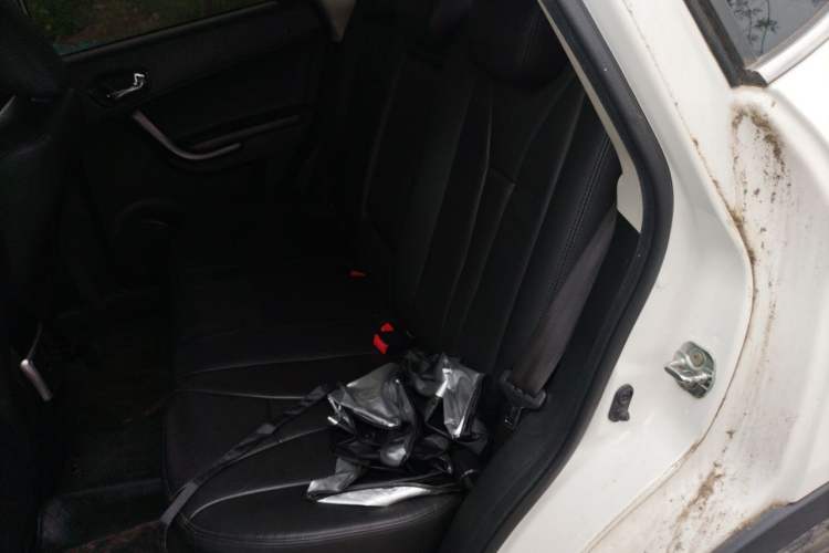 Used GAC Trumpchi GS5 2013 1.8T Automatic Two-Wheel Drive Luxury Edition Left Rear Seat