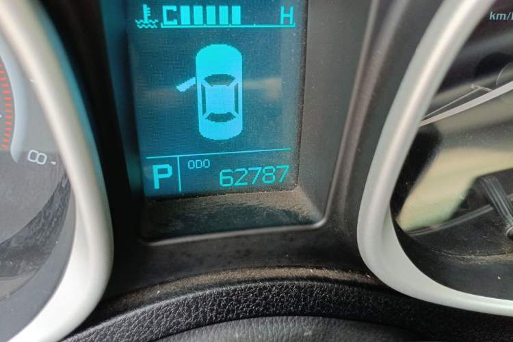 Used GAC Trumpchi GS5 2013 2.0L Automatic Two-Wheel Drive Light Interior Special Edition Odometer Close Up