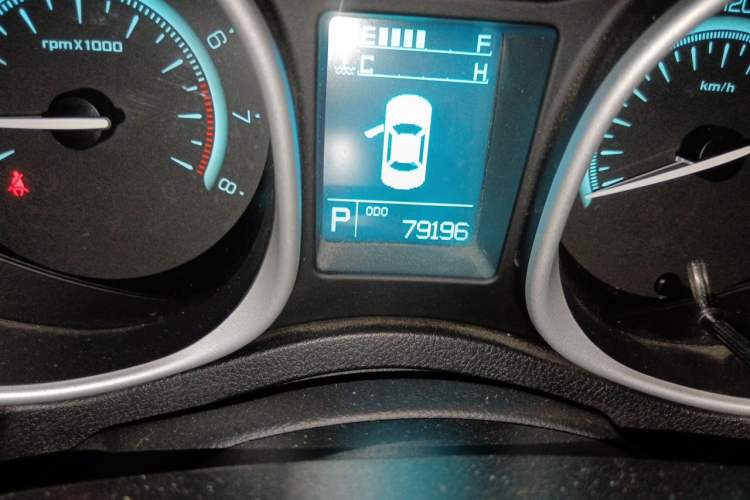 Used GAC Trumpchi GS5 2013 2.0L Automatic Two-Wheel Drive Light Interior Special Edition Odometer Close Up