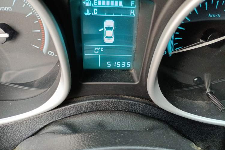 Used GAC Trumpchi GS5 2013 2.0L Manual Two-Wheel Drive Special Edition in Light Interior Odometer Close Up
