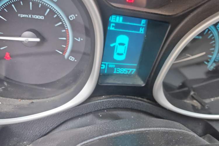 Used GAC Trumpchi GS5 2013 2.0L Automatic Two-Wheel Drive Light Interior Special Edition Odometer Close Up