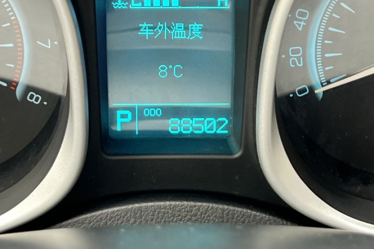 Used GAC Trumpchi GS5 2013 1.8T Automatic 4x4 5th Anniversary Edition Odometer Close Up