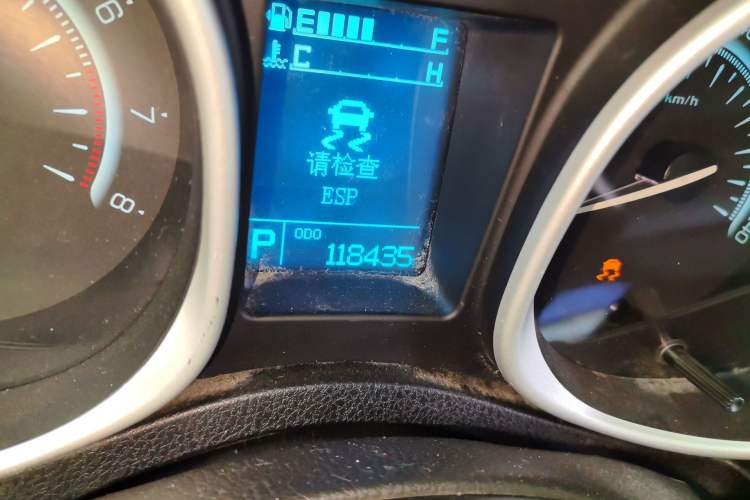 Used GAC Trumpchi GS5 2013 2.0L Automatic Two-Wheel Drive Light Interior Special Edition Odometer Close Up