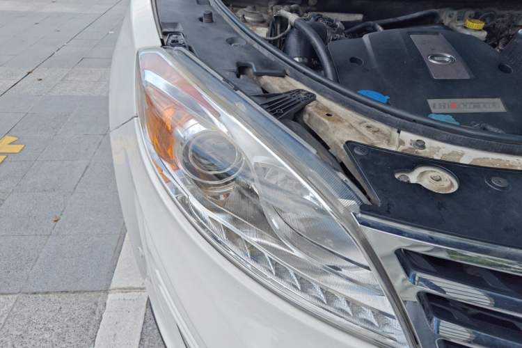 Used GAC Trumpchi GS5 2013 1.8T Manual Two-Wheel Drive Elite Edition Right Front Headlight