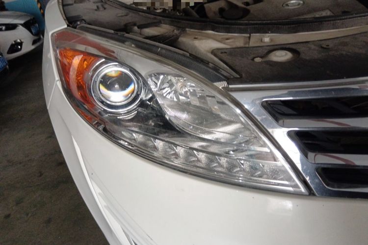 Used GAC Trumpchi GS5 2013 2.0L Automatic Two-Wheel Drive Light Interior Special Edition Right Front Headlight