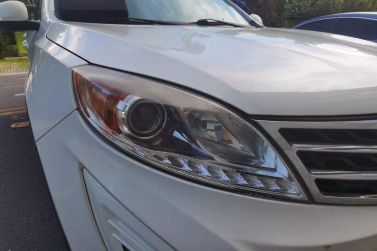 Used GAC Trumpchi GS5 2013 1.8T Automatic Two-Wheel Drive Elite Edition Right Front Headlight