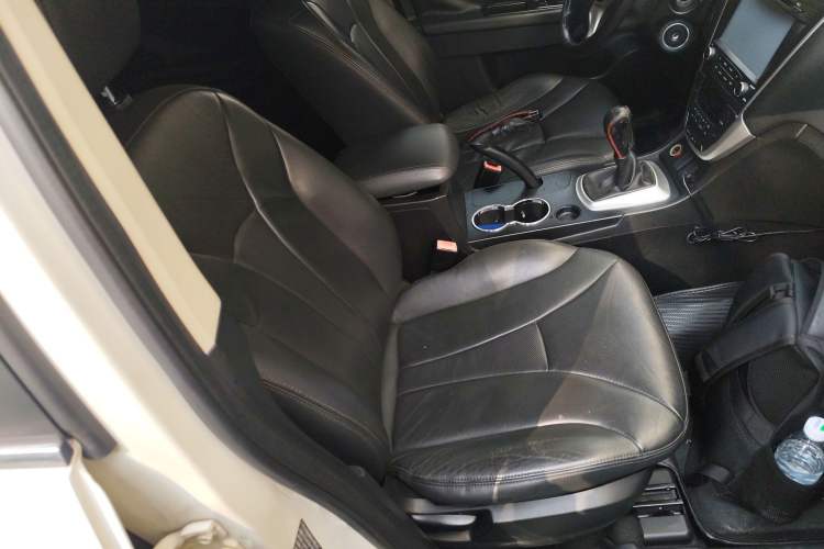 Used GAC Trumpchi GS5 2013 1.8T Manual Two-Wheel Drive Elite Edition Right Front Seat