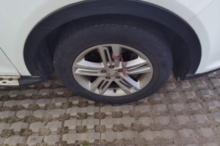 Used GAC Trumpchi GS5 2013 2.0L Automatic Two-Wheel Drive Light Interior Special Edition Right Front Wheel Hub