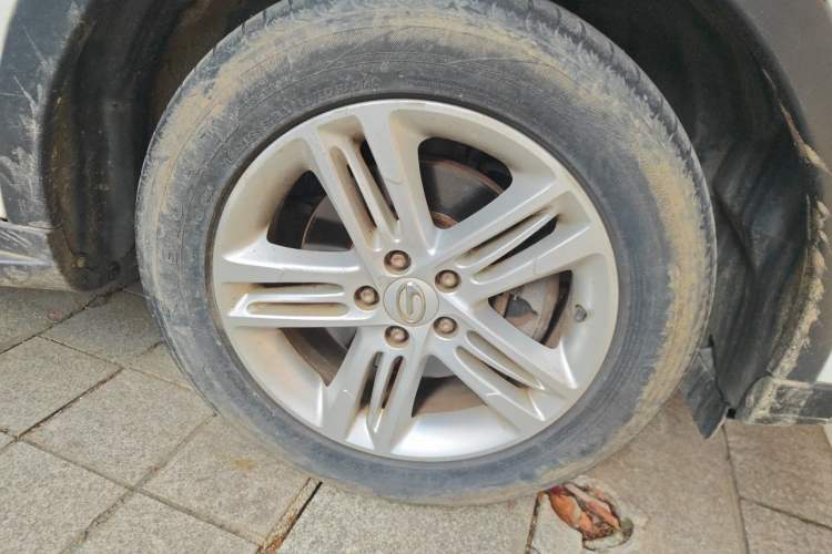 Used GAC Trumpchi GS5 2013 1.8T Automatic Two-Wheel Drive Elite Edition Right Front Wheel Hub