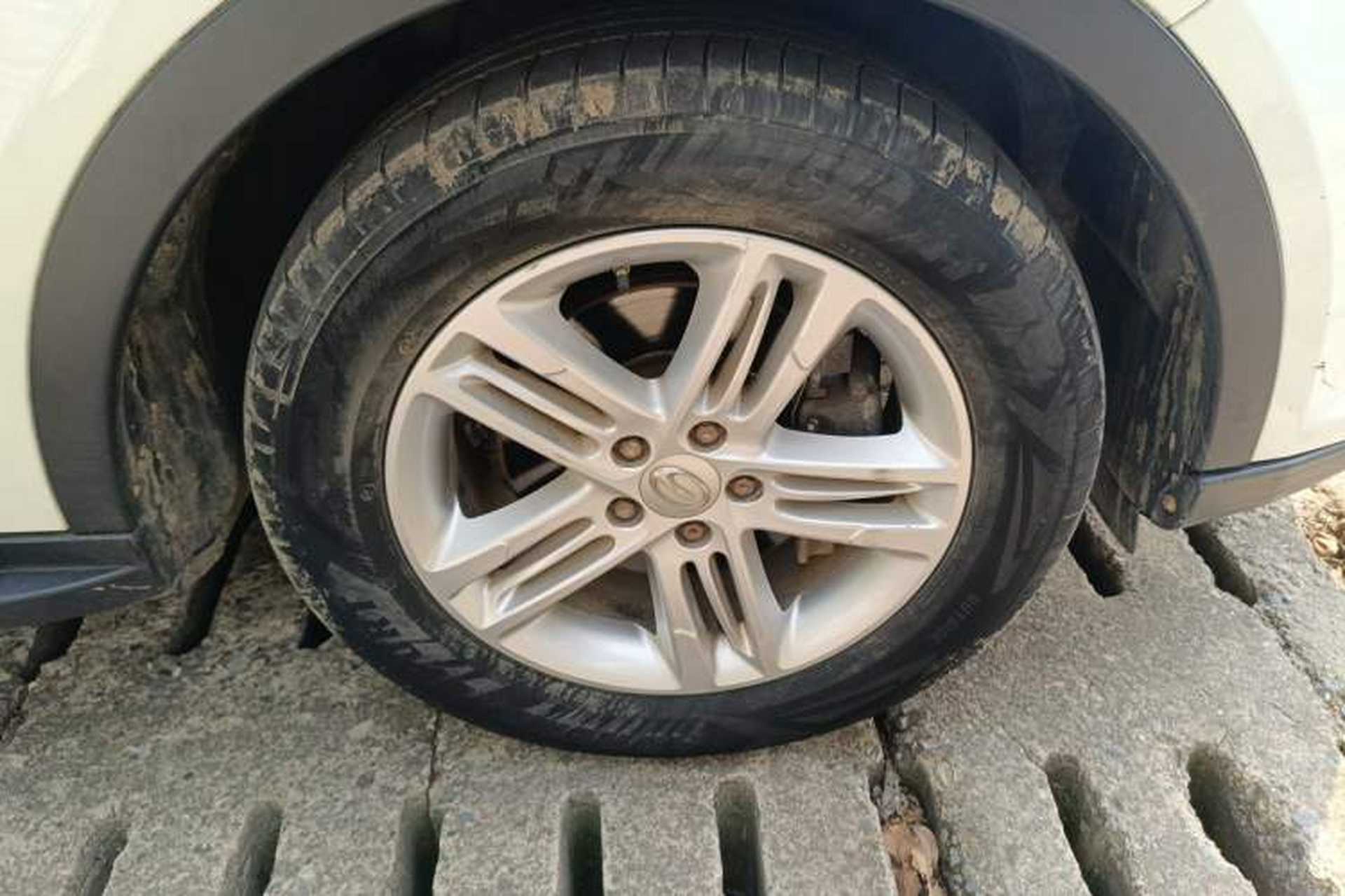 Used GAC Trumpchi GS5 2013 2.0L Automatic Two-Wheel Drive Light Interior Special Edition Right Front Wheel Hub