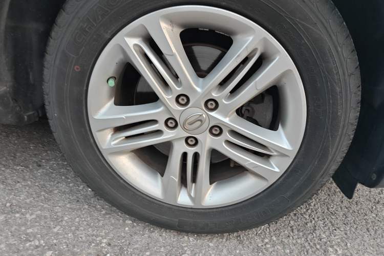 Used GAC Trumpchi GS5 2013 2.0L Automatic Two-Wheel Drive Light Interior Special Edition Right Front Wheel Hub