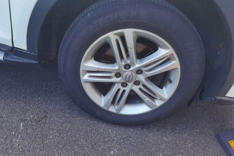 Used GAC Trumpchi GS5 2013 1.8T Automatic Two-Wheel Drive Elite Edition Right Front Wheel Hub