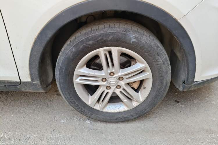 Used GAC Trumpchi GS5 2013 2.0L Automatic Two-Wheel Drive Light Interior Special Edition Right Front Wheel Hub