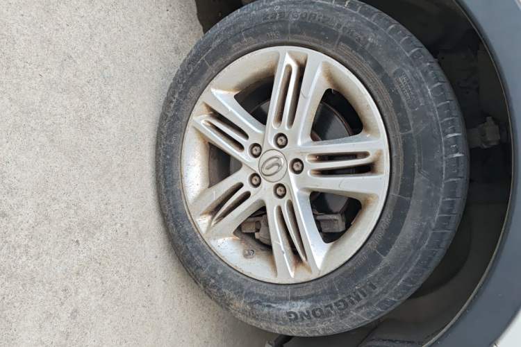 Used GAC Trumpchi GS5 2013 2.0L Automatic Two-Wheel Drive Light Interior Special Edition Right Front Wheel Hub