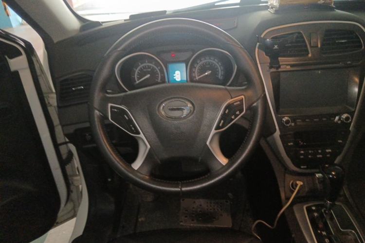 Used GAC Trumpchi GS5 2013 2.0L Automatic Two-Wheel Drive Light Interior Special Edition Steering Wheel