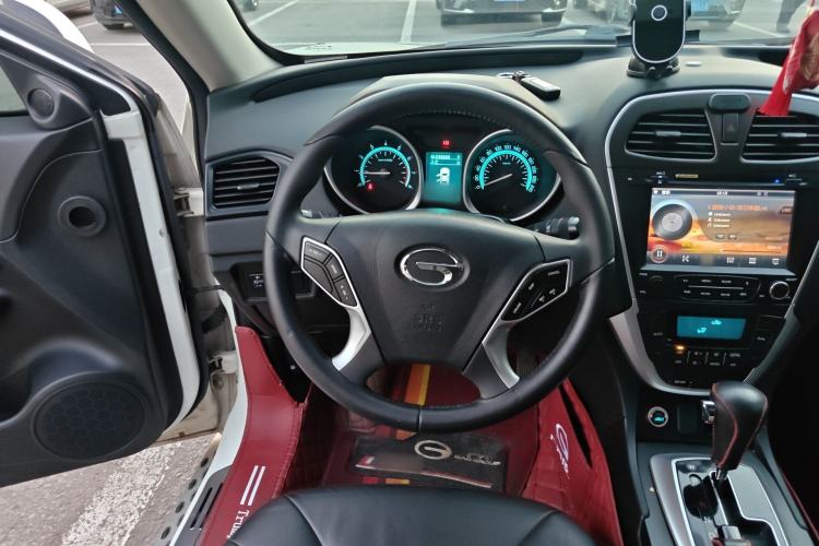 Used GAC Trumpchi GS5 2013 2.0L Automatic Two-Wheel Drive Light Interior Special Edition Steering Wheel