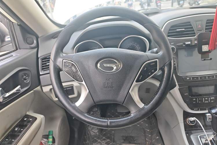 Used GAC Trumpchi GS5 2013 2.0L Automatic Two-Wheel Drive Light Interior Special Edition Steering Wheel