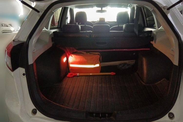 Used GAC Trumpchi GS5 2013 2.0L Automatic Two-Wheel Drive Light Interior Special Edition Trunk