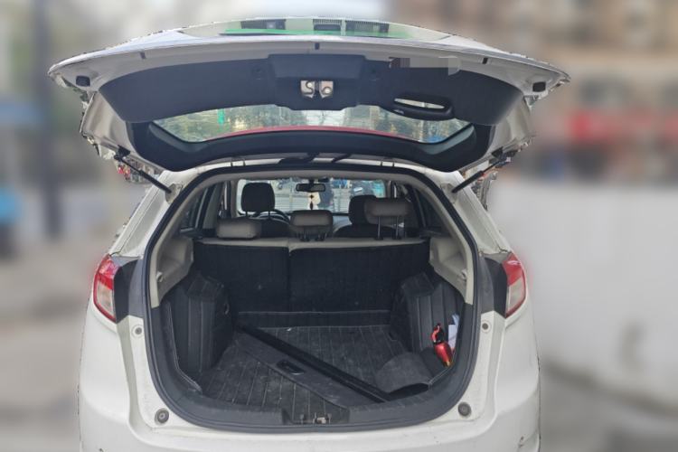 Used GAC Trumpchi GS5 2013 2.0L Automatic Two-Wheel Drive Light Interior Special Edition Trunk