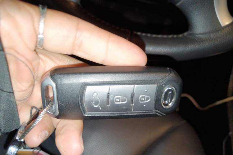 Used GAC Trumpchi GS5 2013 2.0L Automatic Two-Wheel Drive Light Interior Special Edition Vehicle Key