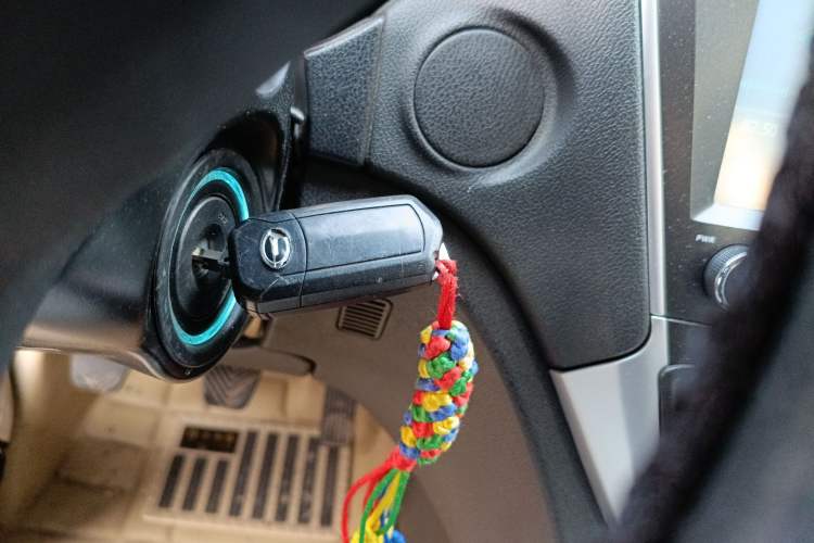 Used GAC Trumpchi GS5 2013 2.0L Manual Two-Wheel Drive Special Edition in Light Interior Vehicle Key