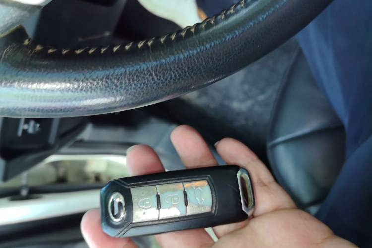 Used GAC Trumpchi GS5 2013 2.0L Automatic Two-Wheel Drive Light Interior Special Edition Vehicle Key