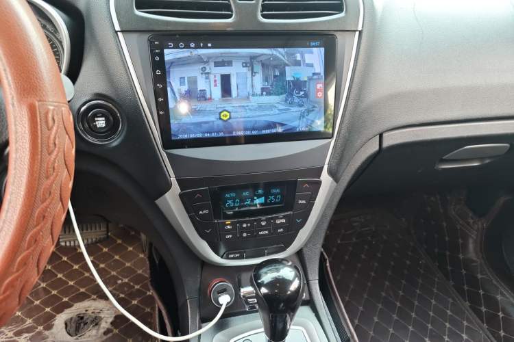 Used GAC Trumpchi GS5 2014 2.0L Automatic Two-Wheel Drive Deluxe Edition Audio And AC Panel